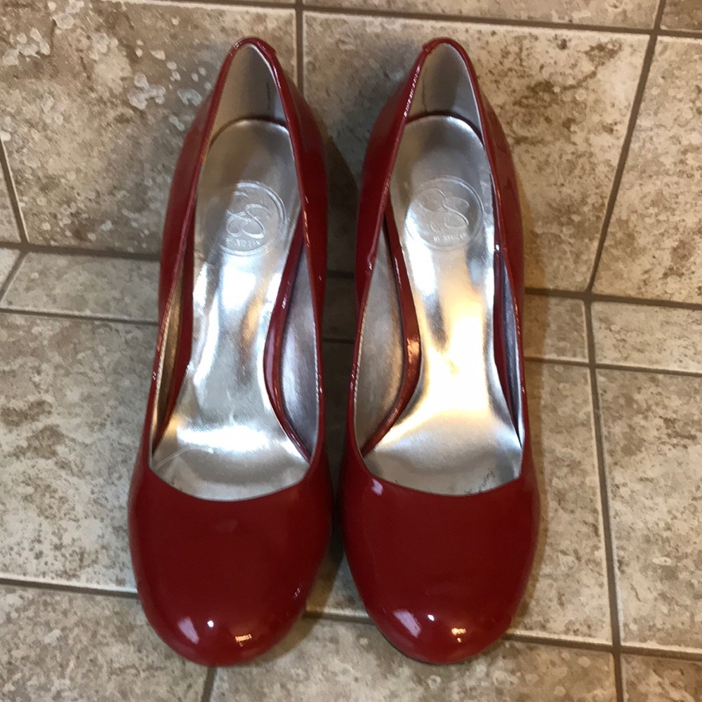 Patent leather pumps! - Picture 2 of 5